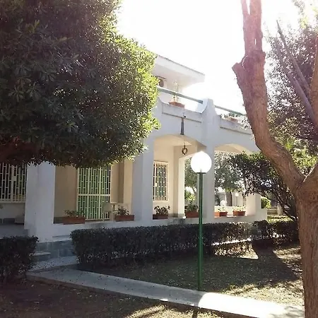 Anna San Vito (Apulia)